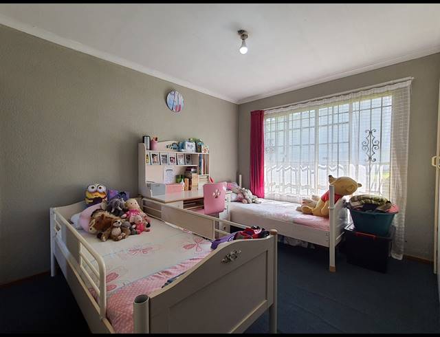 3 BEDROOM SIMPLEX FOR SALE IN COUNTRY VIEW